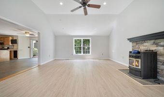 95 Lady Slipper Ln, Chester, NH 03036