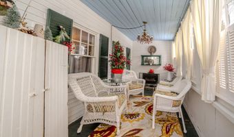 18 Waldo Ave, Belfast, ME 04915