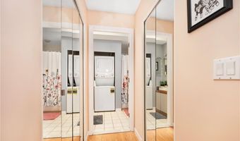 933 Williamsburg Cir, Warwick, RI 02886