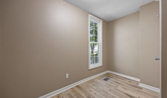 204 N Huber St, Anamosa, IA 52205