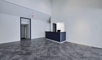 4588 Kenny Rd, Columbus, OH 43220