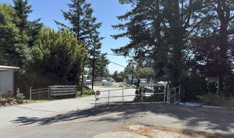 97883 Court St 31, Brookings, OR 97415