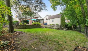 280 RIVER Dr, Appleton, WI 54915