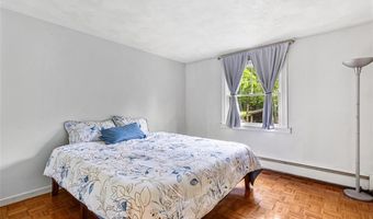 80 Woodbridge Dr, East Greenwich, RI 02818