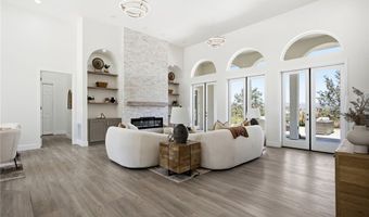 1094 Hillcrest View Ln, Fallbrook, CA 92028