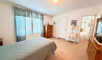 9 Commodore Dr, Biddeford, ME 04005