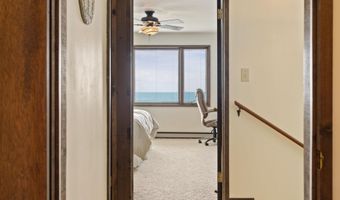 17646 S Ridgewood Dr, Arcadia, MI 49613