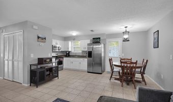 648 W OLIVER St, Baldwin, FL 32234