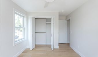 10 Mount Hope Ave, Portsmouth, RI 02871