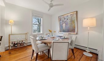 35 Marsh St, Newport, RI 02840