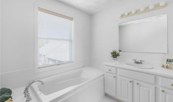45 FOX Dr, Narragansett, RI 02882