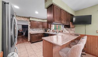 630 Oceola Dr, Algonquin, IL 60102