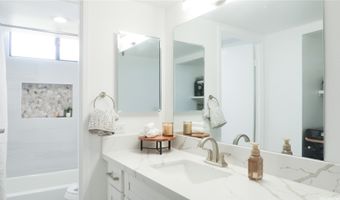 98-501 Koauka Loop A1006, Aiea, HI 96701