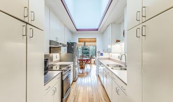 2 Haverhill Ct, Ann Arbor, MI 48105