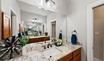 140 Wood Valley Dr, Adkins, TX 78101