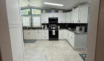 339 Waldorf Dr, Auburndale, FL 33823