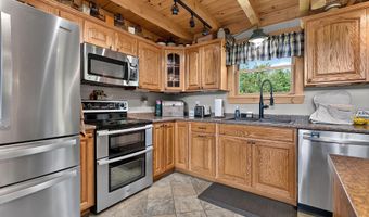 625 Mcgrath Pond Rd, Belgrade, ME 04917