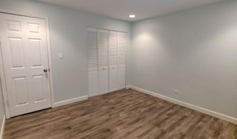2227 W Nichols Rd E, Arlington Heights, IL 60004