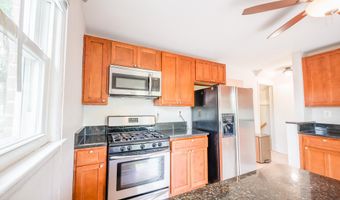 21- A W TAYLOR RUN Pkwy W, Alexandria, VA 22314
