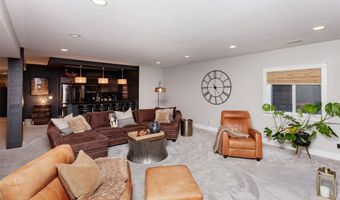 1816 Starling Ct, Polk City, IA 50226