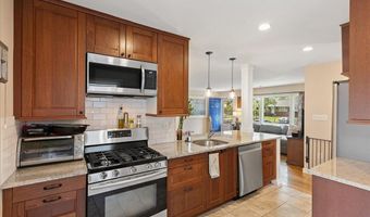 7408 CONVAIR Dr, Alexandria, VA 22306