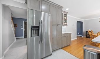 79 Strawberry Hill Rd, Bristol, CT 06010