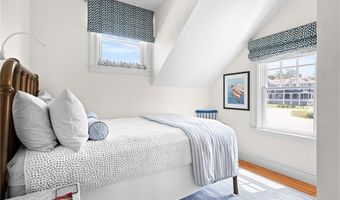 115 Washington St, Newport, RI 02840