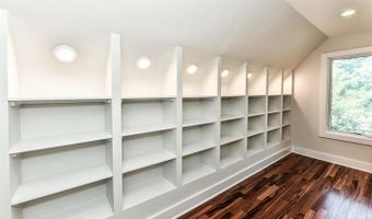 5311 ROOSEVELT St, Bethesda, MD 20814