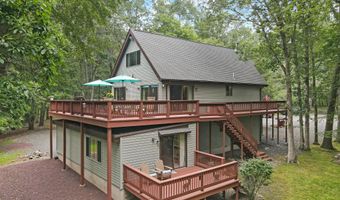 11 Carmen Gln, Albrightsville, PA 18210