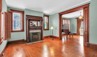 130 S Pine St, Arcola, IL 61910