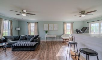19 Magnolia Hill Rd, Bangor, ME 04401