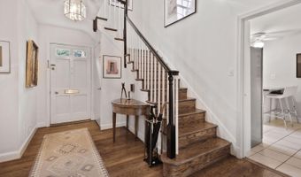 7721 MARYKNOLL Ave, Bethesda, MD 20817