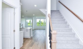 5559 E Spaniel Dr, Ann Arbor, MI 48108