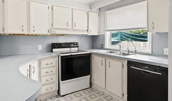 513 PAULINE Dr, Bonneau, SC 29431