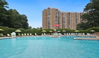 5904 MOUNT EAGLE Dr 105, Alexandria, VA 22303