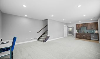4401 Everest Cir, Ames, IA 50014