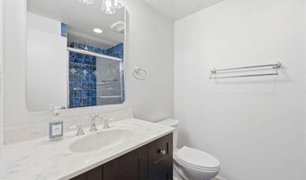 19 E MYRTLE St A, Alexandria, VA 22301