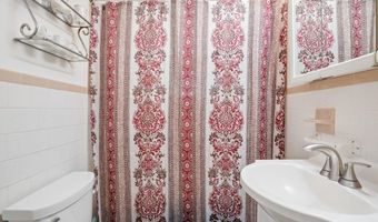 19 SOLOMONS ISLAND Rd, Annapolis, MD 21401