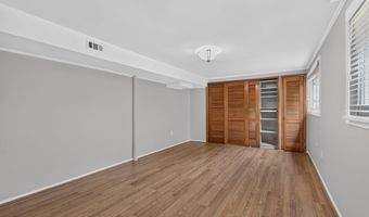 10228 HATHERLEIGH Dr, Bethesda, MD 20814