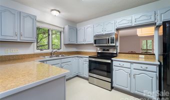 305 Piney Mountain Dr D-1, Asheville, NC 28805