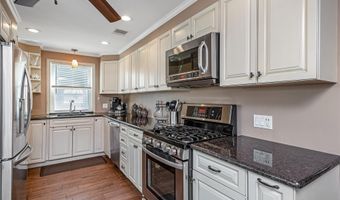 25 Cape Rd, Amityville, NY 11701