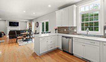 21 Huntington Ridge Rd, Bedford, NH 03110