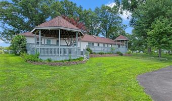 22617 155th St, Basehor, KS 66007