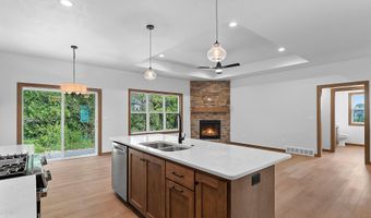 413 CARRIE LYNN Ave, Algoma, WI 54201