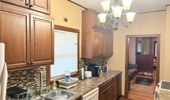 905 Parallel St, Atchison, KS 66002