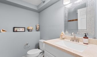 58 Lantern View Dr, Branford, CT 06405