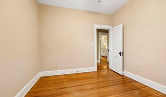 526 N IVY St, Arlington, VA 22201
