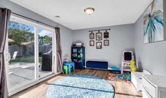 6 ROXBURY Dr, Barnegat, NJ 08005