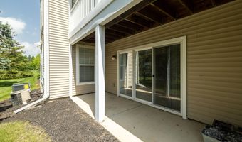 2906 N Knightsbridge Cir, Ann Arbor, MI 48105