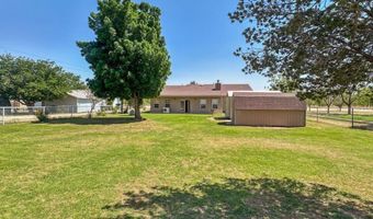 808 E Chapman Rd, Carlsbad, NM 88220